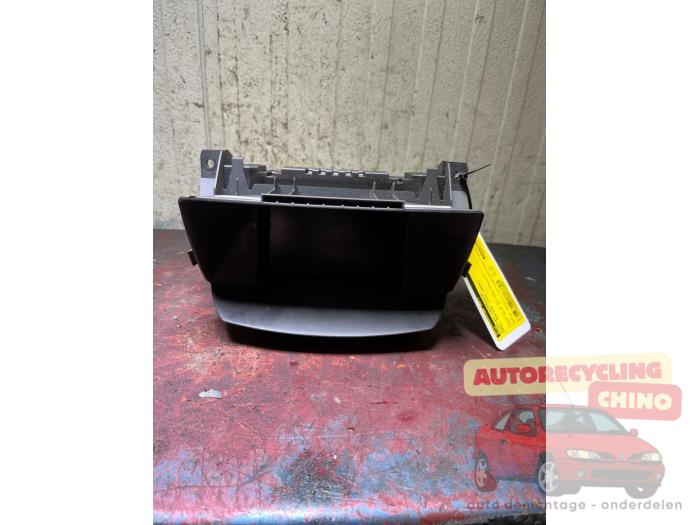 Begagnade Innerdisplay Opel Zafira (M75) 1.9 CDTI Pris € 35,00 Marginaltabell erbjuds av Autorecycling Chino B.V.