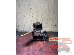 Begagnade ABS-pump Volvo C30 (EK/MK) 1.6 D 16V Pris € 40,00 Marginaltabell erbjuds av Autorecycling Chino B.V.