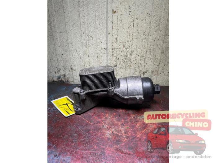 Gebrauchte Ölfiltergehäuse Volvo C30 (EK/MK) 1.6 D 16V Preis € 30,00 Margenregelung angeboten von Autorecycling Chino B.V.