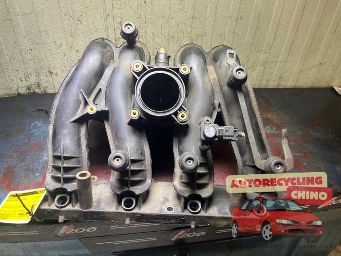 Gebrauchte Ansaugbrugge Mercedes C Combi (S203) 2.0 C-200K 16V Preis € 60,00 Margenregelung angeboten von Autorecycling Chino B.V.
