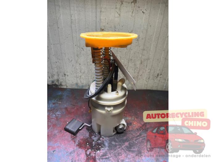 Gebrauchte Benzinpumpe Mercedes B (W245) 1.5 B-150 16V Preis € 50,00 Margenregelung angeboten von Autorecycling Chino B.V.