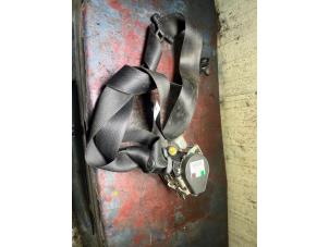 Used Front seatbelt, right Mercedes B (W245,242) 1.5 B-150 16V Price € 25,00 Margin scheme offered by Autorecycling Bart
