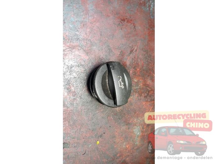 Gebrauchte Ölkappe Audi A4 Avant (B6) 2.0 20V Preis € 15,00 Margenregelung angeboten von Autorecycling Chino B.V.
