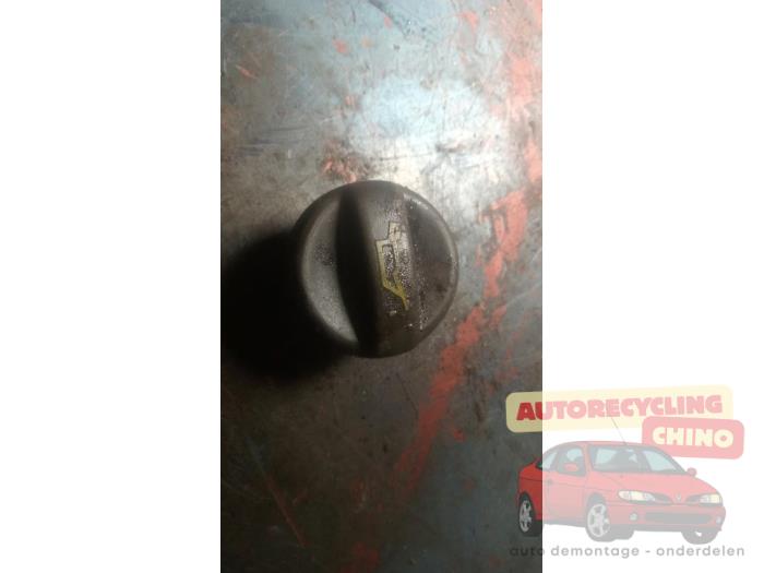 Gebrauchte Ölkappe Citroen Nemo (AA) 1.4 HDi 70 Preis € 15,00 Margenregelung angeboten von Autorecycling Chino B.V.