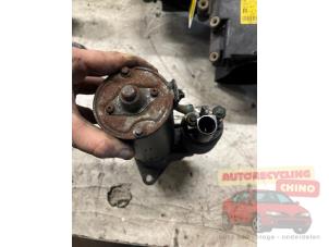 Anlasser van een Volkswagen Touran (1T1/T2) 1.9 TDI 105 2004