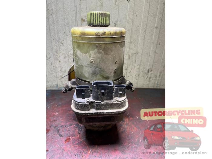 Usagé Pompe de direction Volkswagen Polo IV (9N1/2/3) 1.4 TDI 70 Prix € 50,00 Règlement à la marge proposé par Autorecycling Chino B.V.