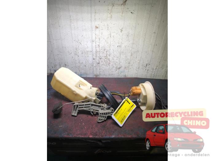 Begagnade Bensinpump Nissan Micra (K11) 1.3 LX,SLX 16V Pris € 35,00 Marginaltabell erbjuds av Autorecycling Chino B.V.