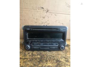 Used Radio CD player Volkswagen Caddy III (2KA,2KH,2CA,2CH) 1.6 TDI 16V Price € 75,00 Margin scheme offered by Autorecycling Bart