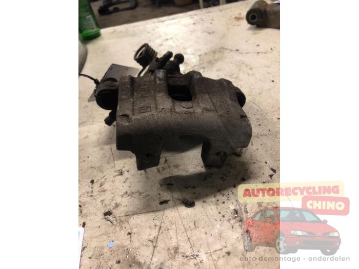 Gebrauchte Bremszange rechts hinten Volvo V50 (MW) 1.6 D 16V Preis € 50,00 Margenregelung angeboten von Autorecycling Chino B.V.