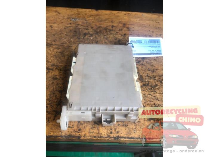 Usagé Ordinateur divers Toyota iQ 1.0 12V VVT-i Prix € 75,00 Règlement à la marge proposé par Autorecycling Chino B.V.