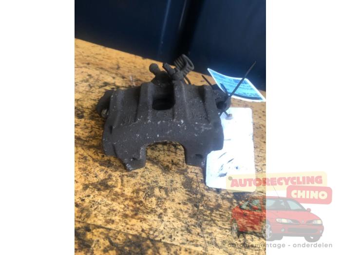 Gebrauchte Bremszange rechts hinten Ford Focus 2 Wagon 1.6 TDCi 16V 110 Preis € 35,00 Margenregelung angeboten von Autorecycling Chino B.V.
