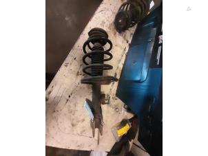 Used Fronts shock absorber, left Peugeot 307 CC (3B) 2.0 16V Price € 35,00 Margin scheme offered by Autorecycling Bart
