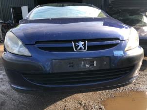 Used Front bumper Peugeot 307 (3A/C/D) 1.4 16V Price € 60,00 Margin scheme offered by Autorecycling Bart