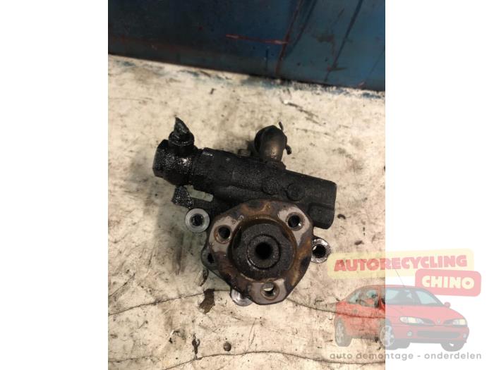 Begagnade Servostyrningspump Volkswagen Caddy III (2KA,2KH,2CA,2CH) 1.9 TDI Pris € 35,00 Marginaltabell erbjuds av Autorecycling Chino B.V.