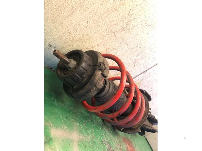 Fronts shock absorber, left from a Fiat Stilo (192A/B) 2.4 20V Abarth 3-Drs. 2002