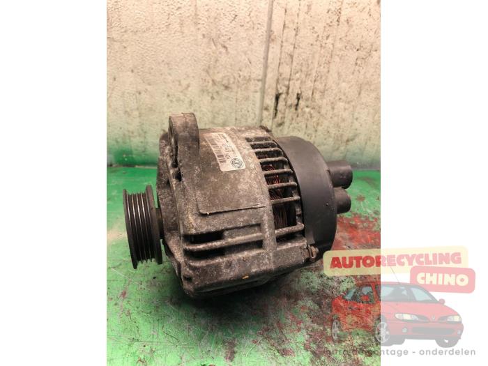 Begagnade Dynamo Fiat Stilo (192A/B) 2.4 20V Abarth 3-Drs. Pris € 35,00 Marginaltabell erbjuds av Autorecycling Chino B.V.