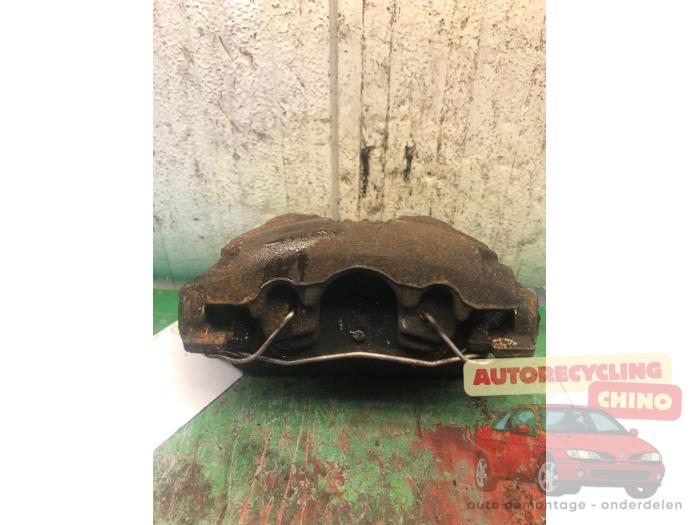 Gebrauchte Bremszange links vorne Renault Megane III Berline (BZ) 1.4 16V TCe 130 Preis € 45,00 Margenregelung angeboten von Autorecycling Chino B.V.