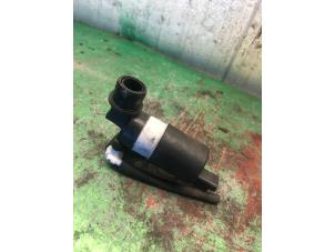 Used Windscreen washer pump Renault Megane III Berline (BZ) 1.4 16V TCe 130 Price € 25,00 Margin scheme offered by Autorecycling Bart