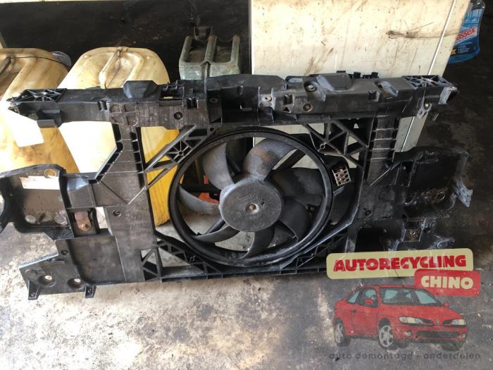 Gebrauchte Kühlerventilator Renault Megane III Berline (BZ) 1.4 16V TCe 130 Preis € 75,00 Margenregelung angeboten von Autorecycling Chino B.V.