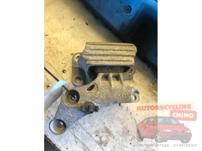 Gebrauchte Motorlager Renault Megane III Berline (BZ) 1.4 16V TCe 130 Preis € 30,00 Margenregelung angeboten von Autorecycling Chino B.V.