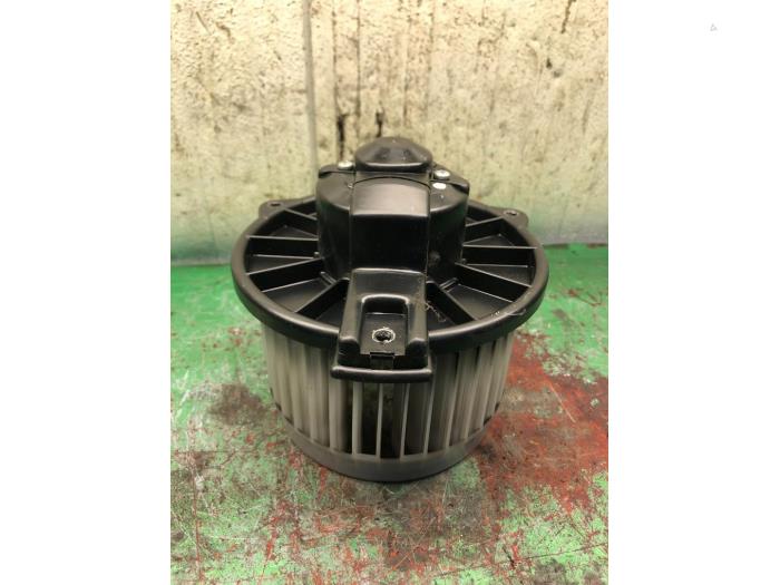 Heating and ventilation fan motor from a Honda Jazz (GD/GE2/GE3) 1.2 i-DSi 2005