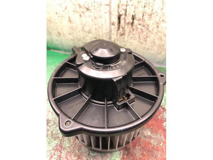 Heating and ventilation fan motor from a Honda Jazz (GD/GE2/GE3) 1.2 i-DSi 2005
