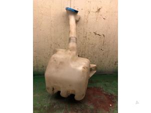 Used Front windscreen washer reservoir Honda Jazz (GD/GE2/GE3) 1.2 i-DSi Price € 25,00 Margin scheme offered by Autorecycling Bart