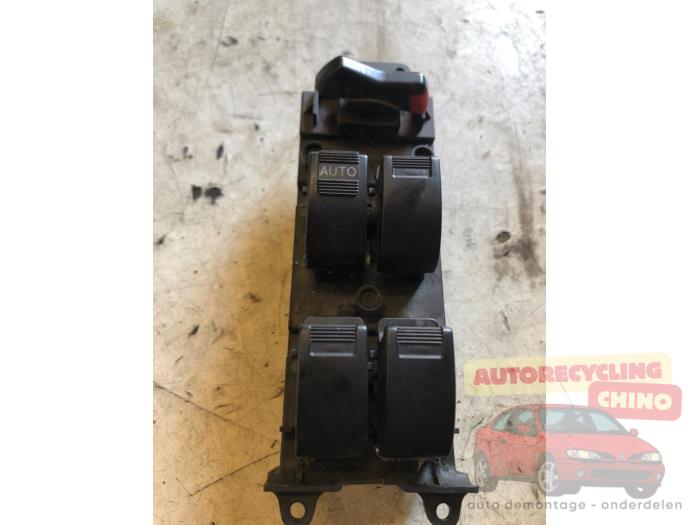 Usados Interruptor de ventanilla eléctrica Honda Accord (CG/CH/CL) 1.6i 16V Precio € 30,00 Norma de margen ofrecido por Autorecycling Chino B.V.
