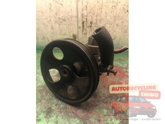 Usagé Pompe direction assistée Suzuki Liana (ERC/ERD/RH4) 1.6 MPi 16V Prix € 50,00 Règlement à la marge proposé par Autorecycling Chino B.V.