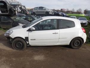 Used Extra window 2-door, rear left Renault Clio III (BR/CR) 1.5 dCi FAP Price € 50,00 Margin scheme offered by Autorecycling Bart