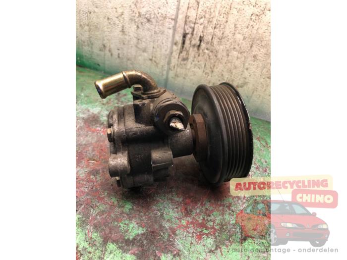 Usagé Pompe de direction Volkswagen Polo III (6N2) 1.4 Prix € 35,00 Règlement à la marge proposé par Autorecycling Chino B.V.