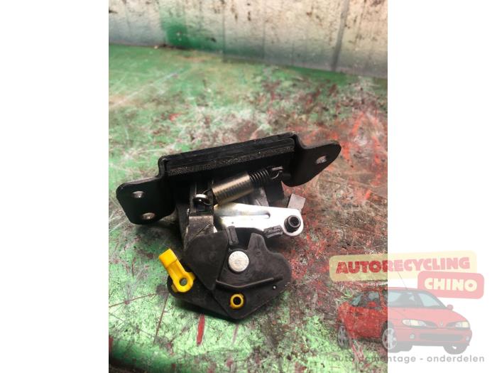 Tailgate lock mechanism Chevrolet Captiva 2.0 CDTI 16V 150 4x4 - XXXXX