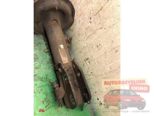 Gebrauchte Stoßdämpfer links vorne Chevrolet Captiva (C100) 2.0 CDTI 16V 150 4x4 Preis € 60,00 Margenregelung angeboten von Autorecycling Chino B.V.
