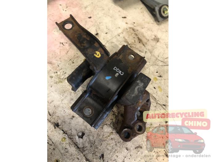 Usagé Support moteur Hyundai i10 (F5) 1.1i 12V Prix € 25,00 Règlement à la marge proposé par Autorecycling Chino B.V.
