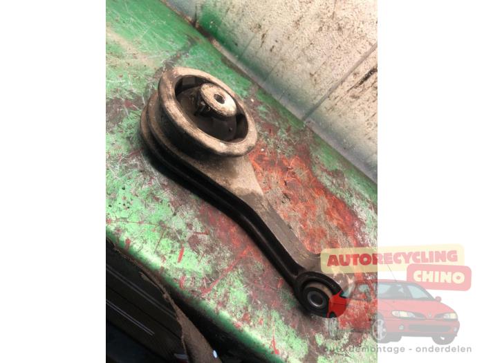 Used Engine mount Ford Fiesta 4 1.8 Di Price € 20,00 Margin scheme offered by Autorecycling Chino B.V.