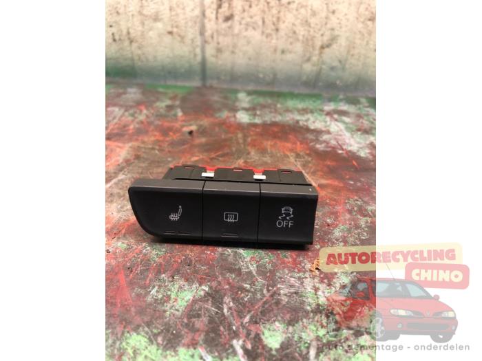 Używane Przelacznik ASR Audi A1 Sportback (8XA/8XF) 1.0 TFSI Ultra 12V Cena € 20,00 Procedura marży oferowane przez Autorecycling Chino B.V.