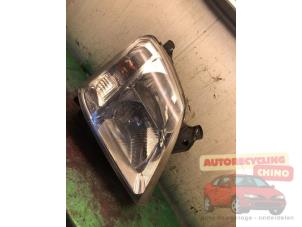 Begagnade Strålkastare, höger Opel Meriva 1.3 CDTI 16V Pris € 50,00 Marginaltabell erbjuds av Autorecycling Chino B.V.