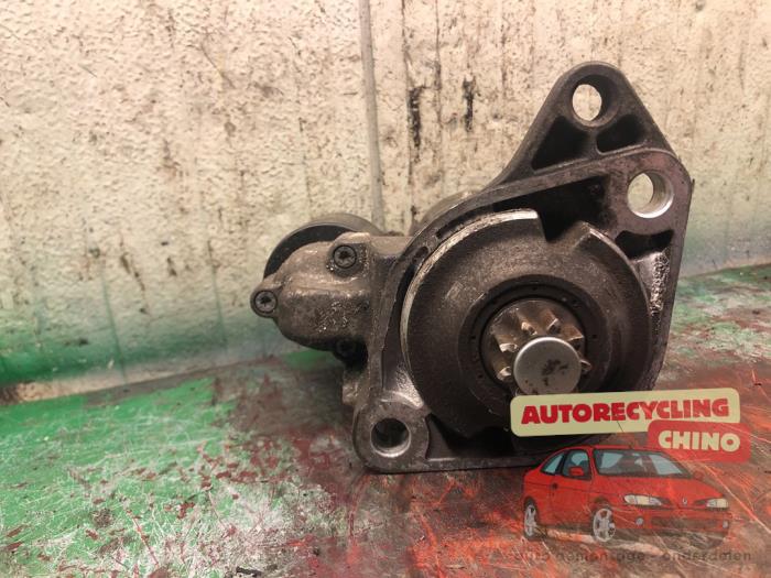 Anlasser van een Volkswagen Golf IV (1J1) 1.6 16V 2002