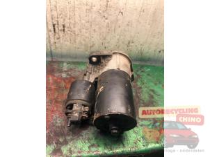 Anlasser van een Volkswagen Golf IV (1J1) 1.6 16V 2002