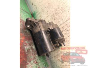 Anlasser van een Volkswagen Golf IV (1J1) 1.6 16V 2002