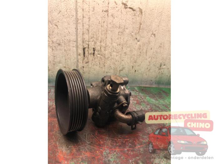 Begagnade Servostyrningspump Volkswagen Golf IV (1J1) 1.6 16V Pris € 35,00 Marginaltabell erbjuds av Autorecycling Chino B.V.