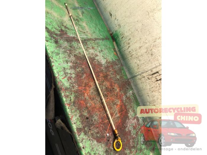 Gebrauchte Ölmessstab Nissan Almera (N15) 1.6 GX,SLX,SR 16V Preis € 15,00 Margenregelung angeboten von Autorecycling Chino B.V.