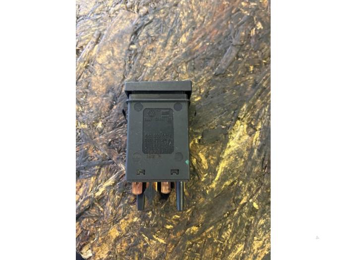 Rear window heating switch from a Volkswagen Lupo (6X1) 1.0 MPi 50 2001