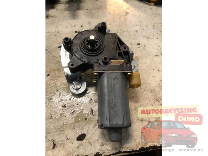 Usados Motor de ventanilla de puerta Renault Megane (BA) 1.6 16V Precio € 20,00 Norma de margen ofrecido por Autorecycling Chino B.V.