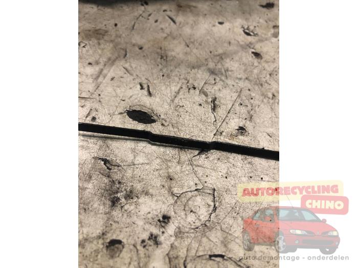 Gebrauchte Ölmessstab Volkswagen Polo IV (9N1/2/3) 1.4 16V 75 Preis € 15,00 Margenregelung angeboten von Autorecycling Chino B.V.