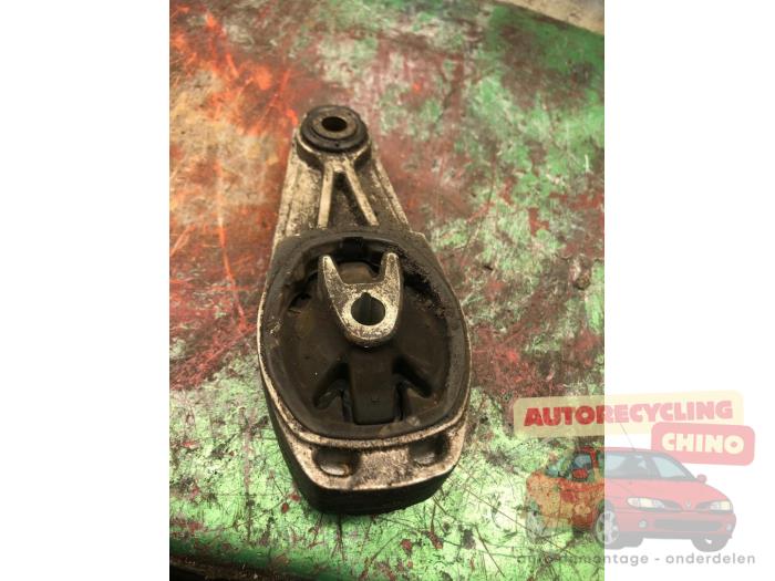 Gebrauchte Motorlager Peugeot 206 (2A/C/H/J/S) 1.4 XR,XS,XT,Gentry Preis € 25,00 Margenregelung angeboten von Autorecycling Chino B.V.