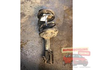 Gebrauchte Stoßdämpfer links vorne Mitsubishi Eclipse Spyder (D5) 2.4 RS 16V Preis € 40,00 Margenregelung angeboten von Autorecycling Chino B.V.