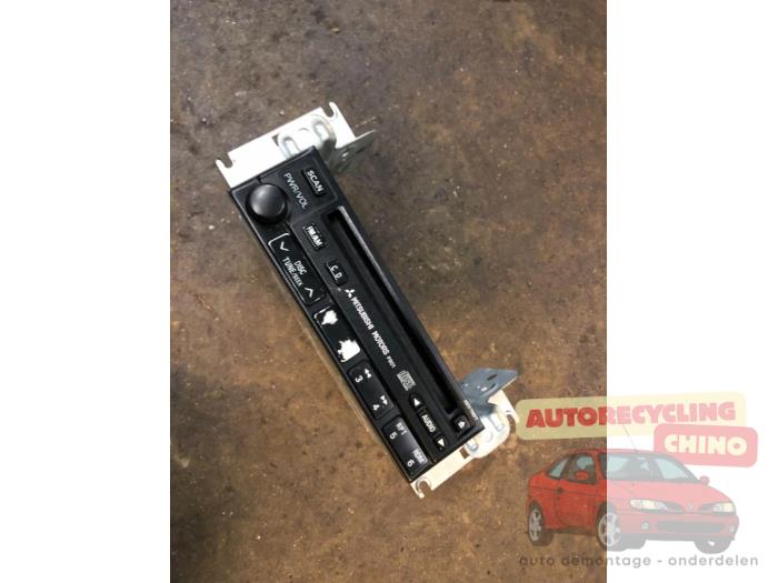 Używane Radioodtwarzacz CD Mitsubishi Eclipse Spyder (D5) 2.4 RS 16V Cena € 40,00 Procedura marży oferowane przez Autorecycling Chino B.V.
