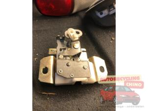 Gebrauchte Schließmechanik Heckklappe Mitsubishi Eclipse Spyder (D5) 2.4 RS 16V Preis € 50,00 Margenregelung angeboten von Autorecycling Chino B.V.