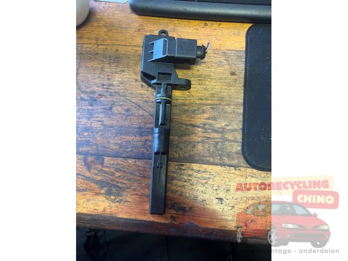 Begagnade Oljenivåsensor Volkswagen Polo IV (9N1/2/3) 1.2 12V Pris € 25,00 Marginaltabell erbjuds av Autorecycling Chino B.V.